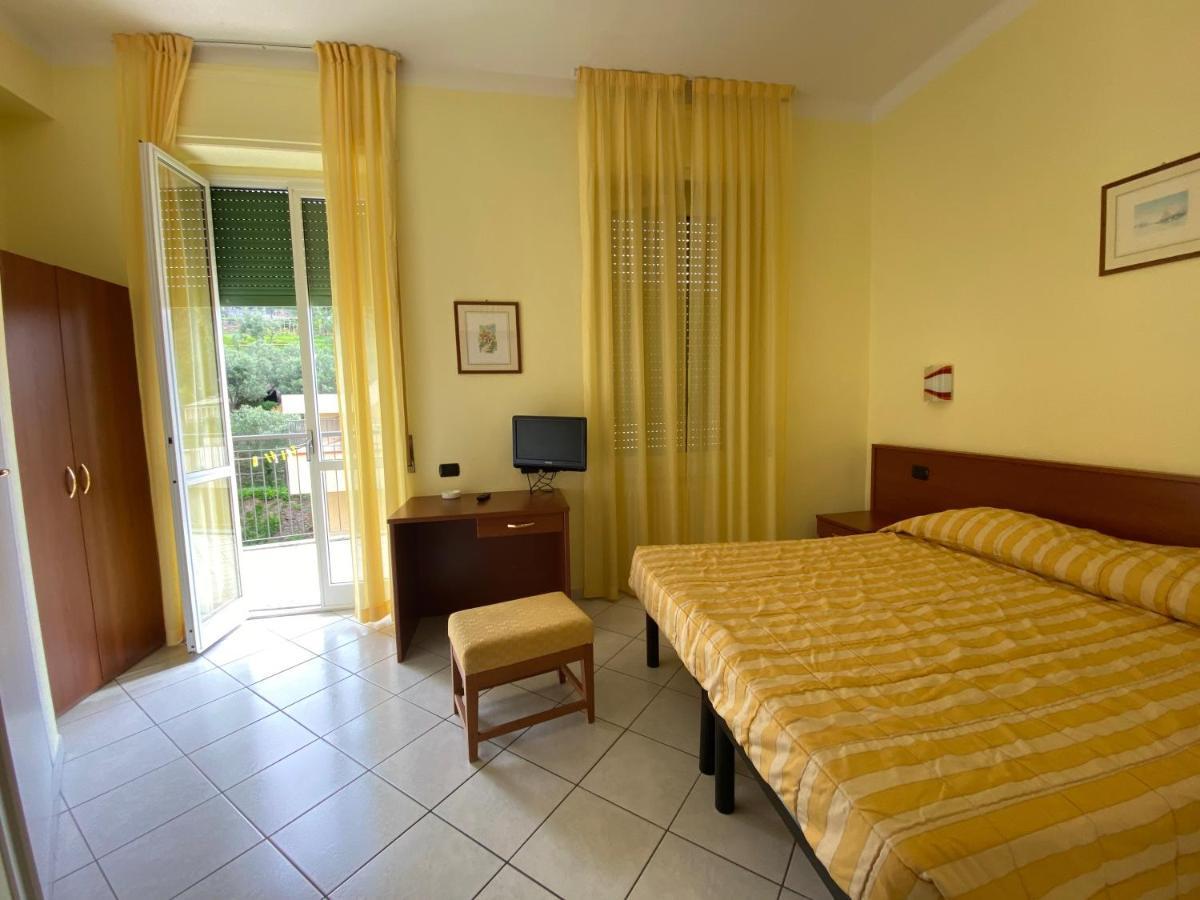 Hotel Rio Alassio Exterior photo