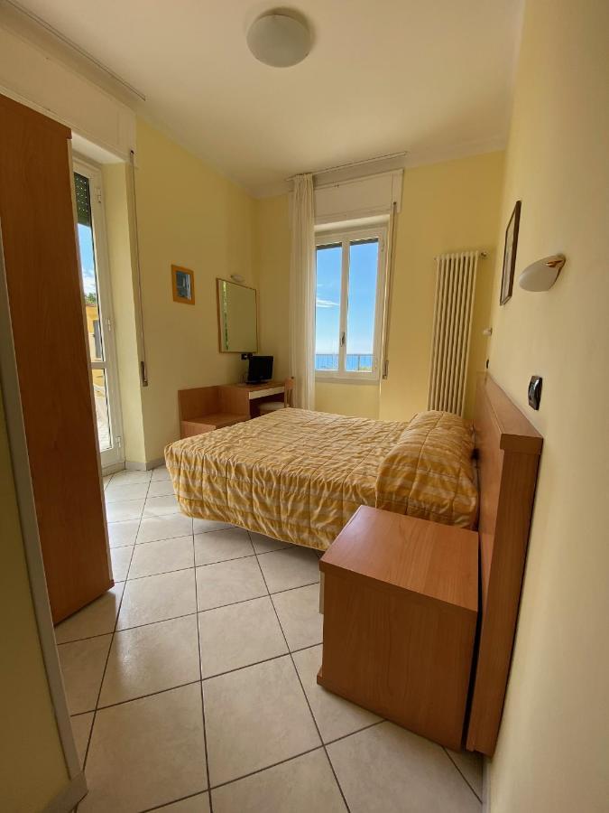 Hotel Rio Alassio Exterior photo